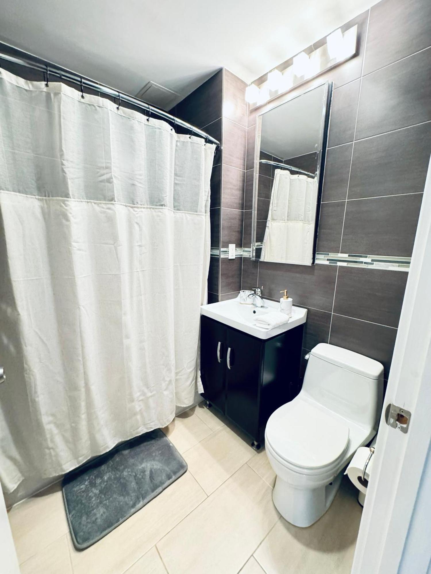 Pangsapuri Stunning 3 Bedrooms *